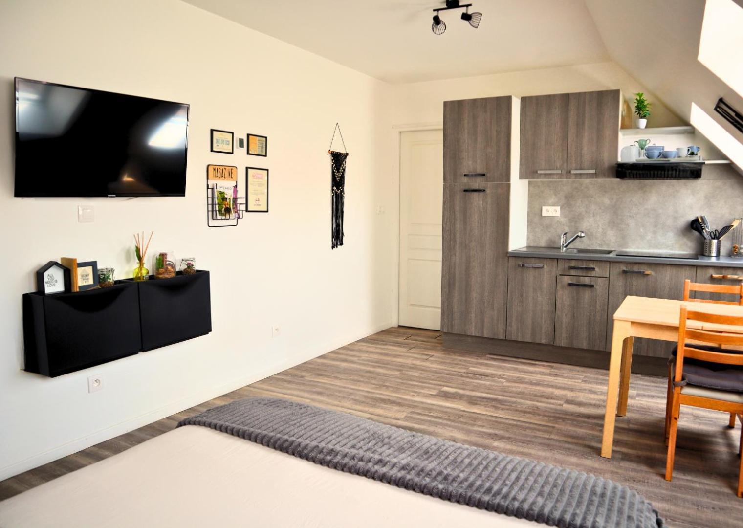Studio En Plein Centre De Saint-Omer - A 5 Min De La Gare, Parking Gratuit سانت-أومير المظهر الخارجي الصورة