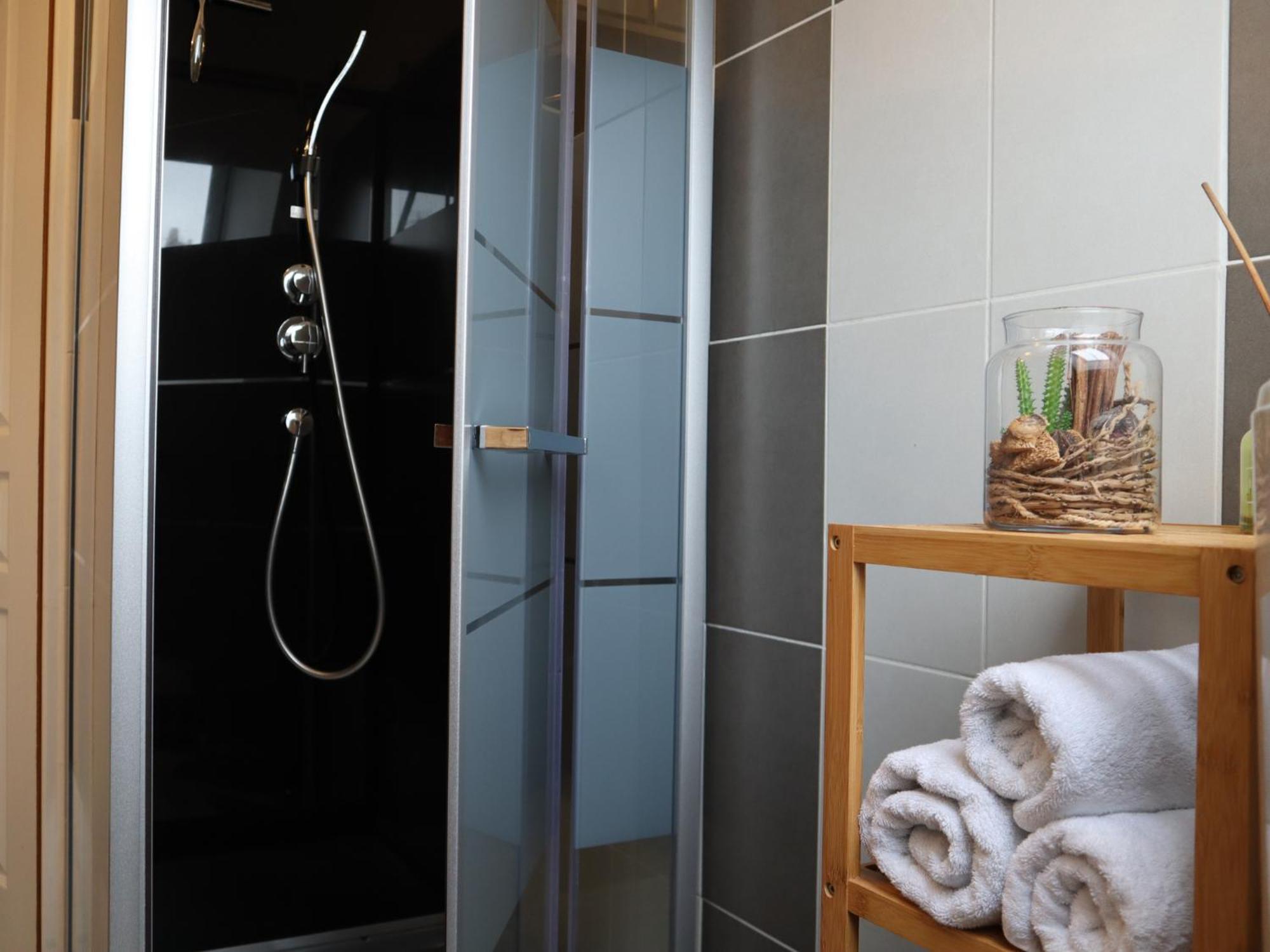 Studio En Plein Centre De Saint-Omer - A 5 Min De La Gare, Parking Gratuit سانت-أومير المظهر الخارجي الصورة